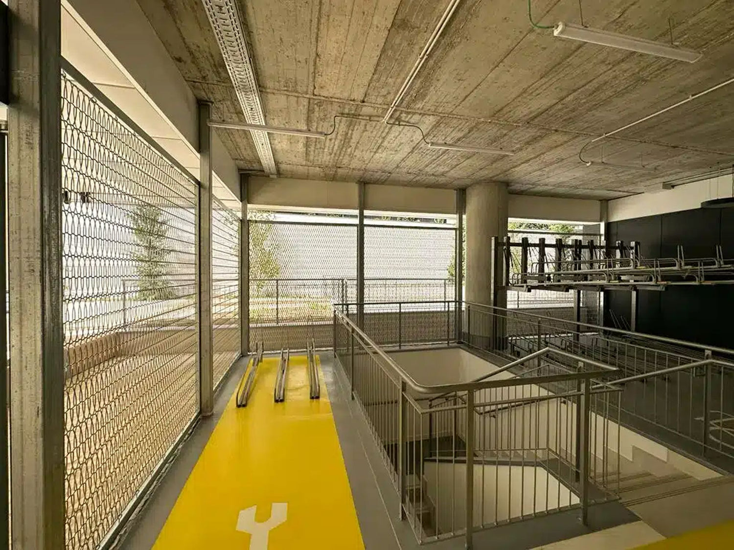 Outdoor gym enclosure – Madrid